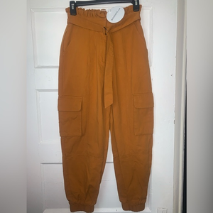 BOOHOO NWT belted cargo pants size 4‎
